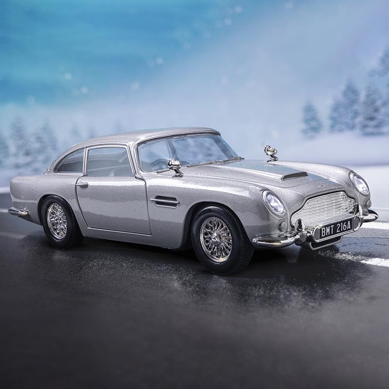 James Bond Aston Martin DB5 - Goldfinger (1:24)